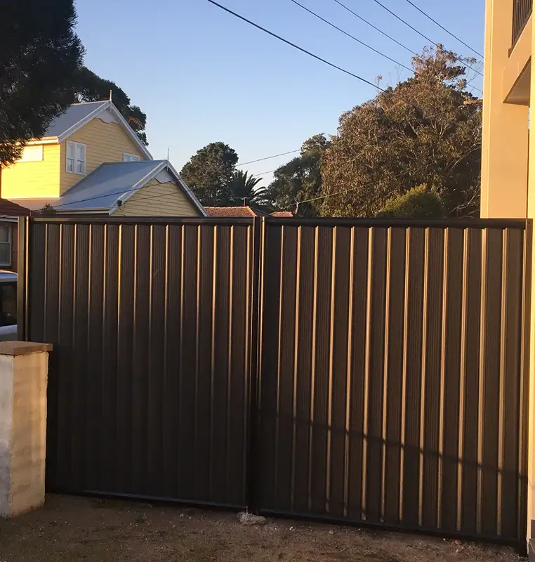 paling fence unpainted