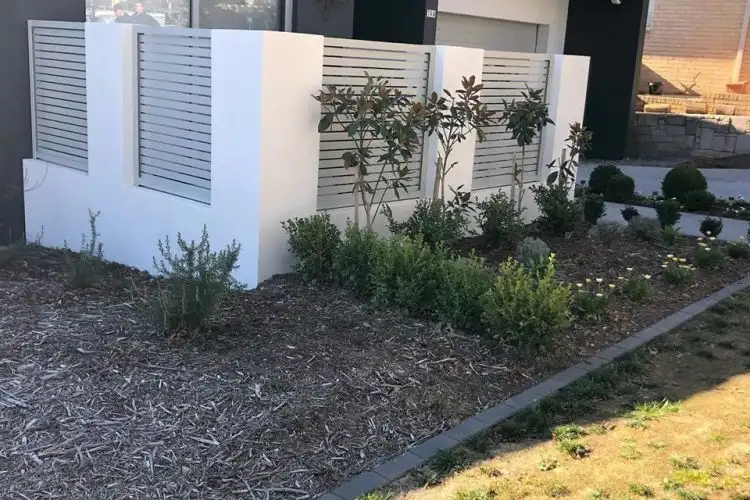 Louvrlat fence
