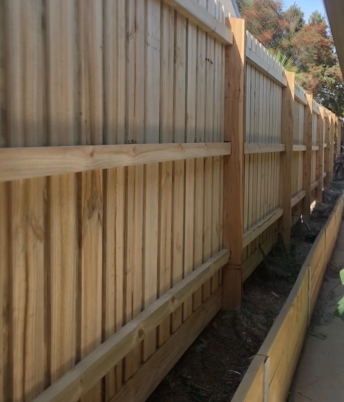 Timber palingfence